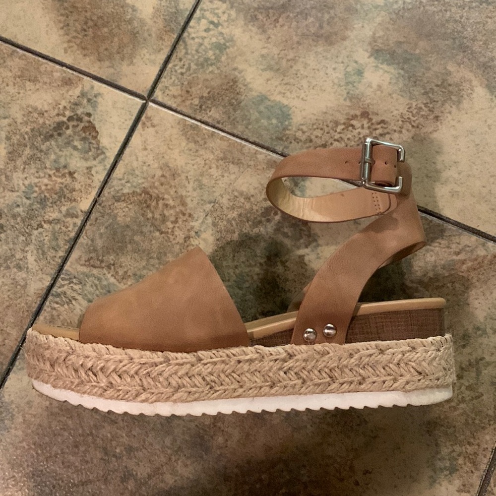 SODA Platform Sandals